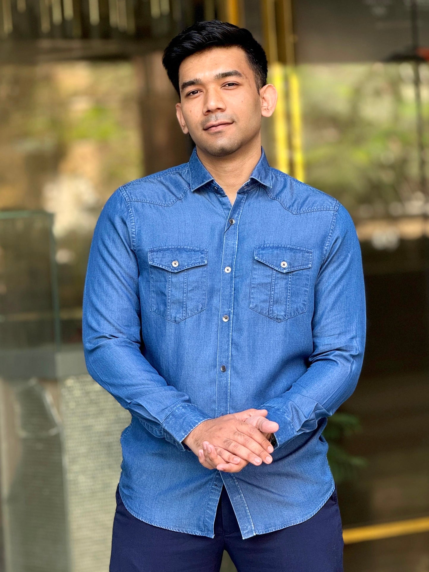 Blue double pocket denim full sleeve shirt