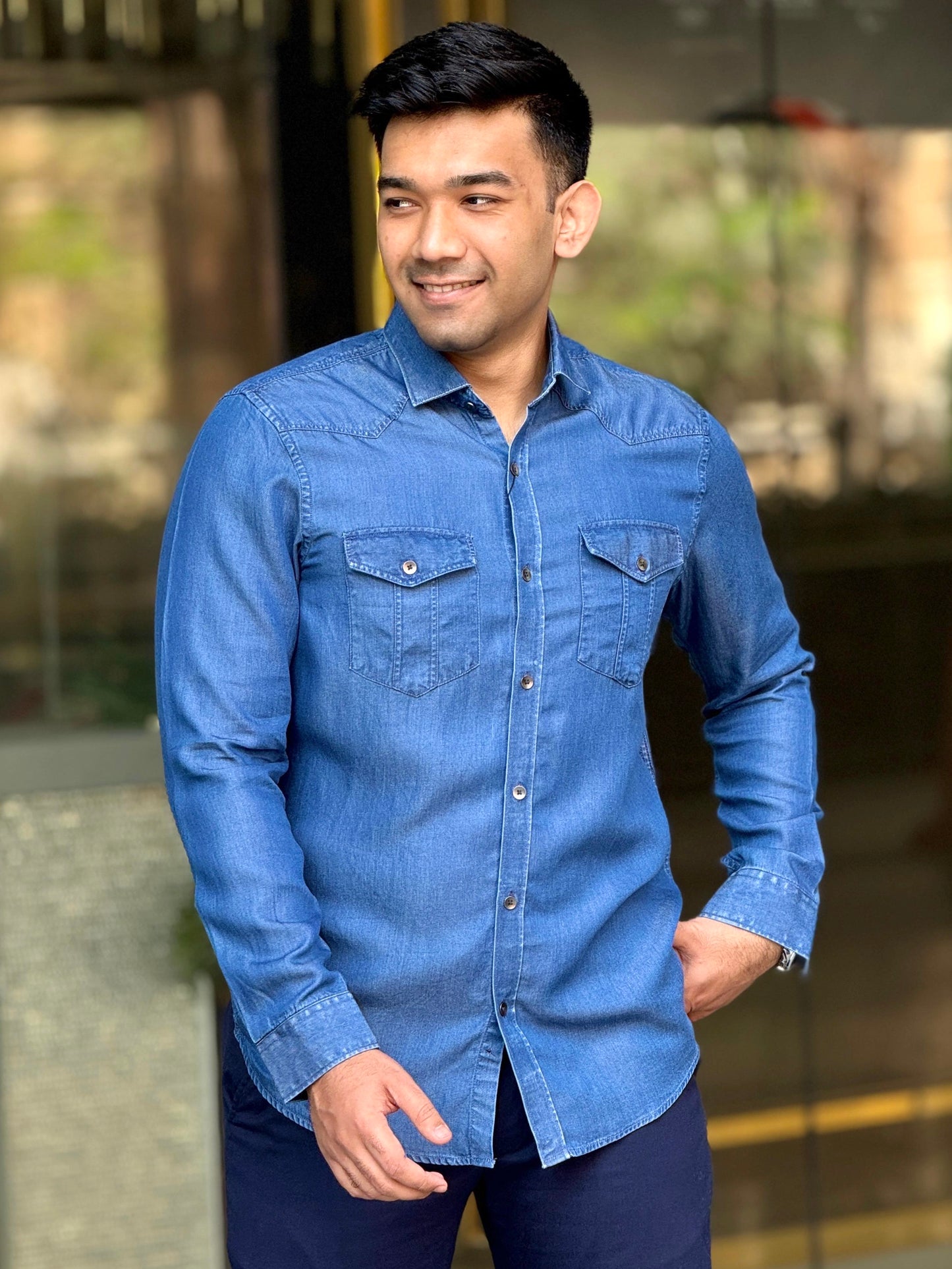 Blue double pocket denim full sleeve shirt