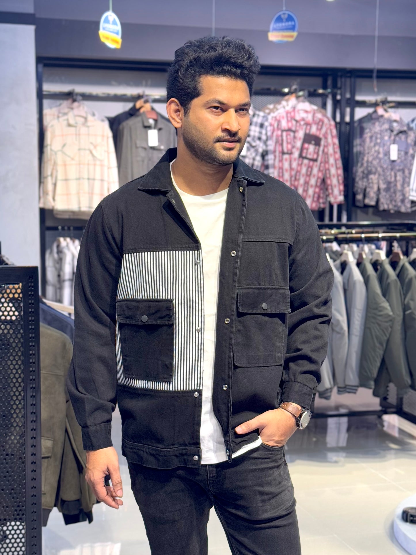 Black pocket contrast denim jacket