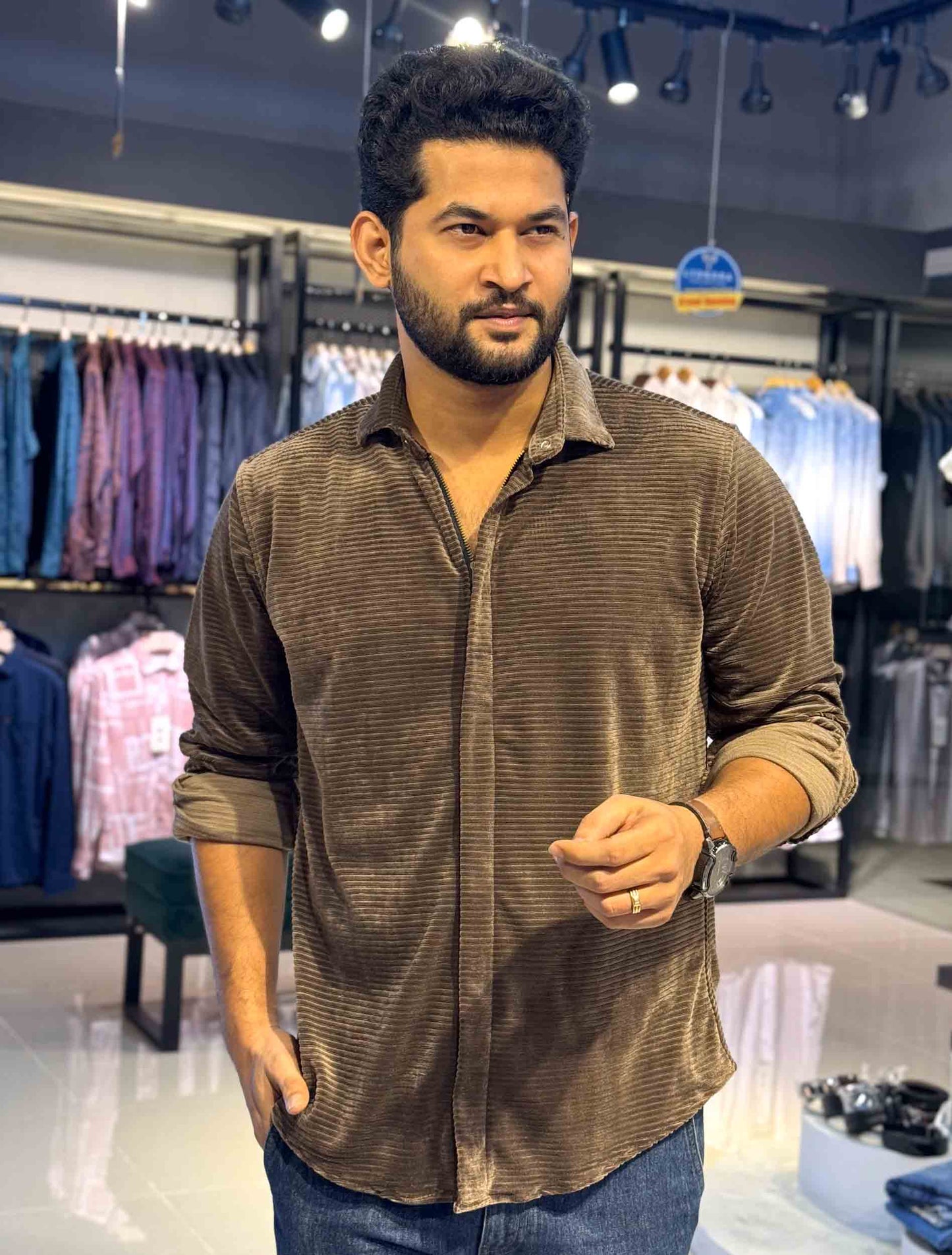 Faded brown cord chain design shirt