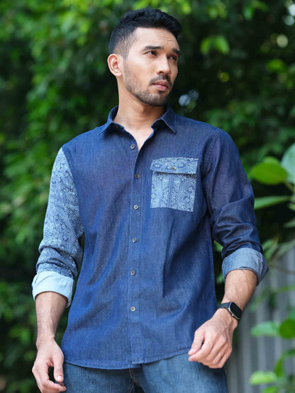 Blue pocket and hand contrast printed denim full sleeve shirt