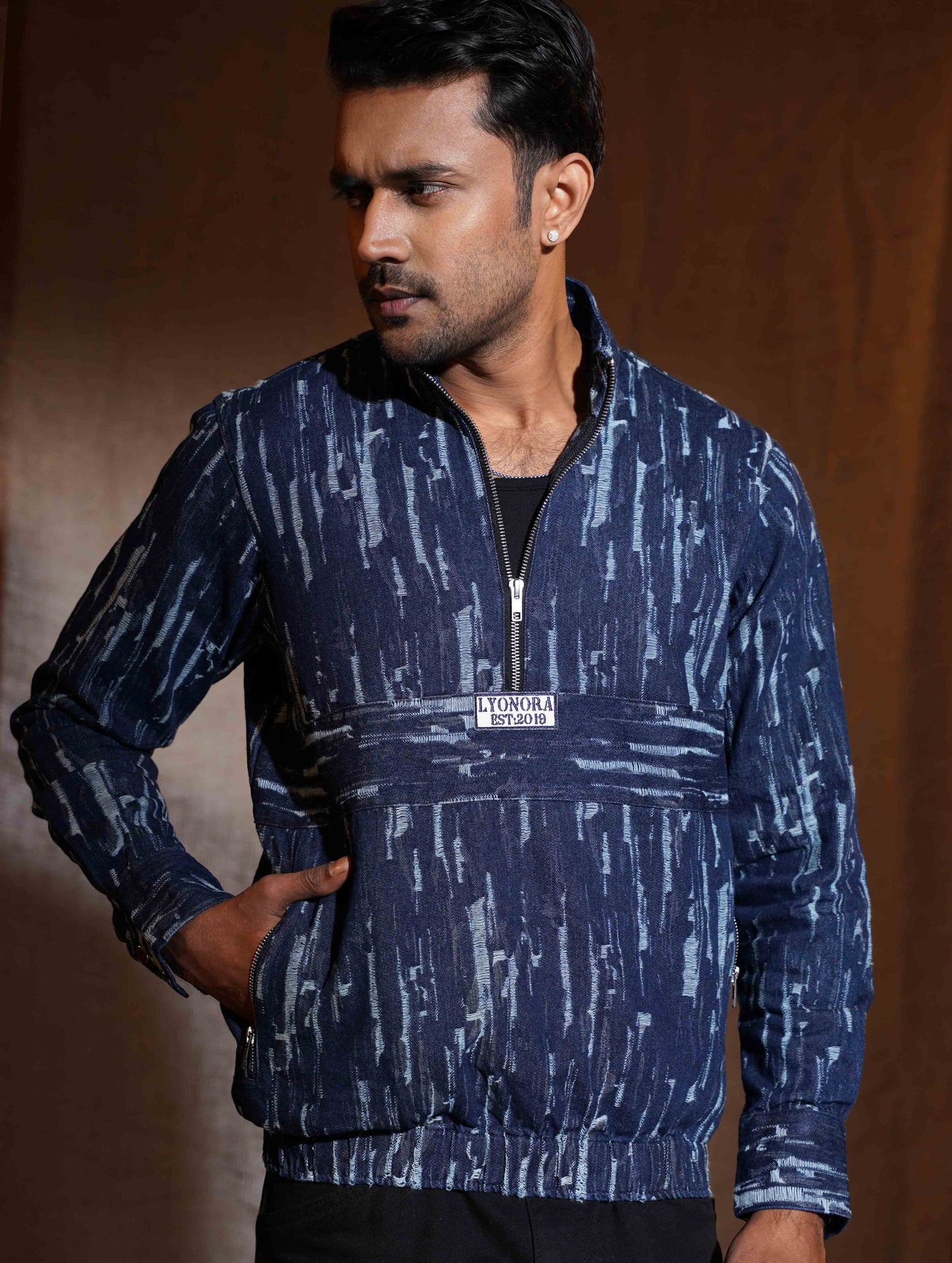 Blue denim Scratched half zipper jacket