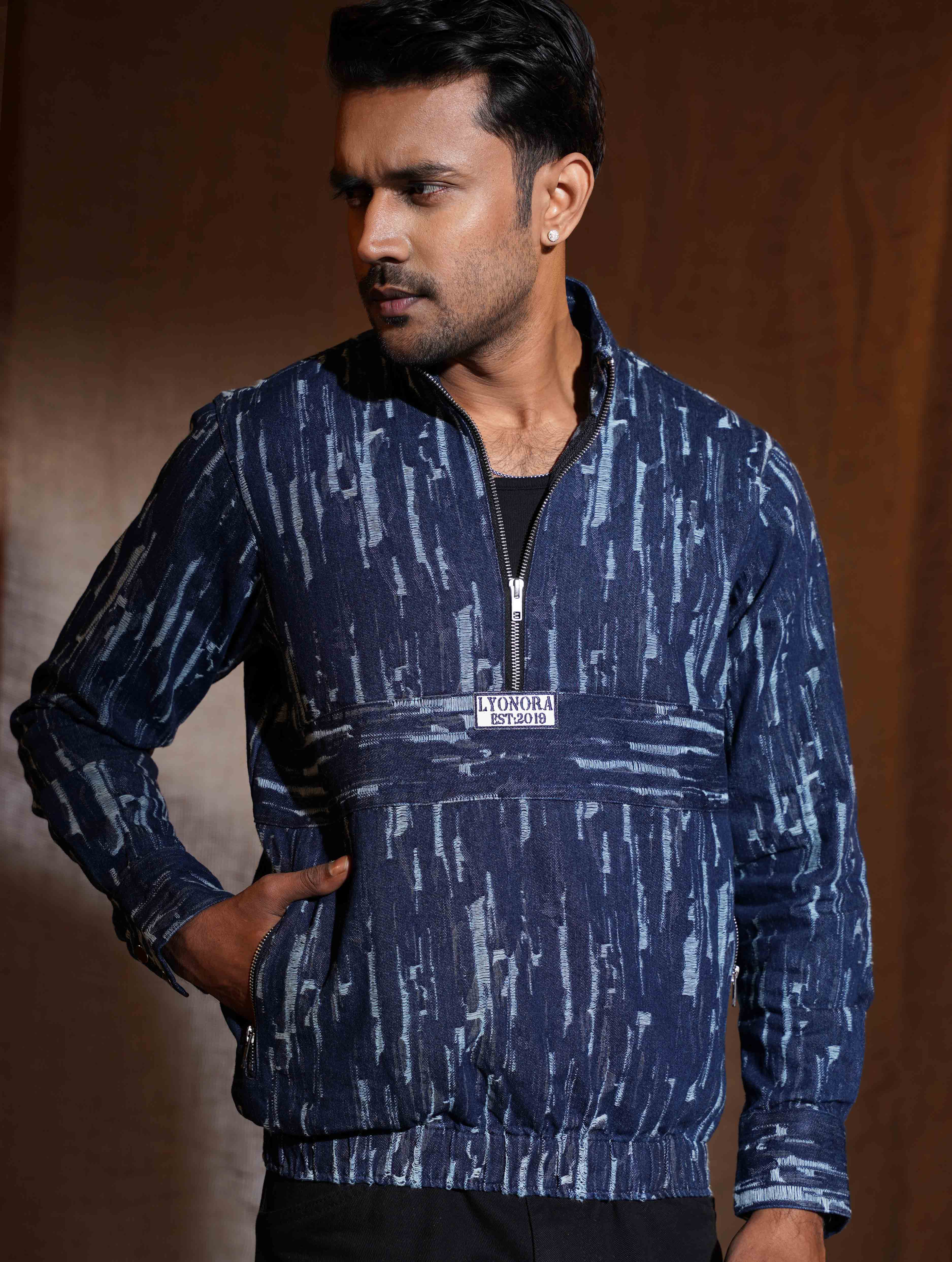 Blue denim Scratched half zipper jacket