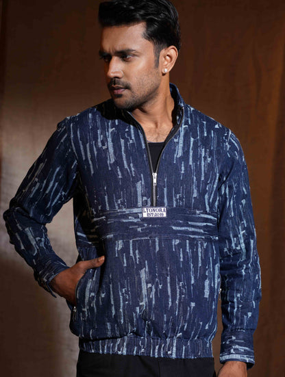 Blue denim Scratched half zipper jacket