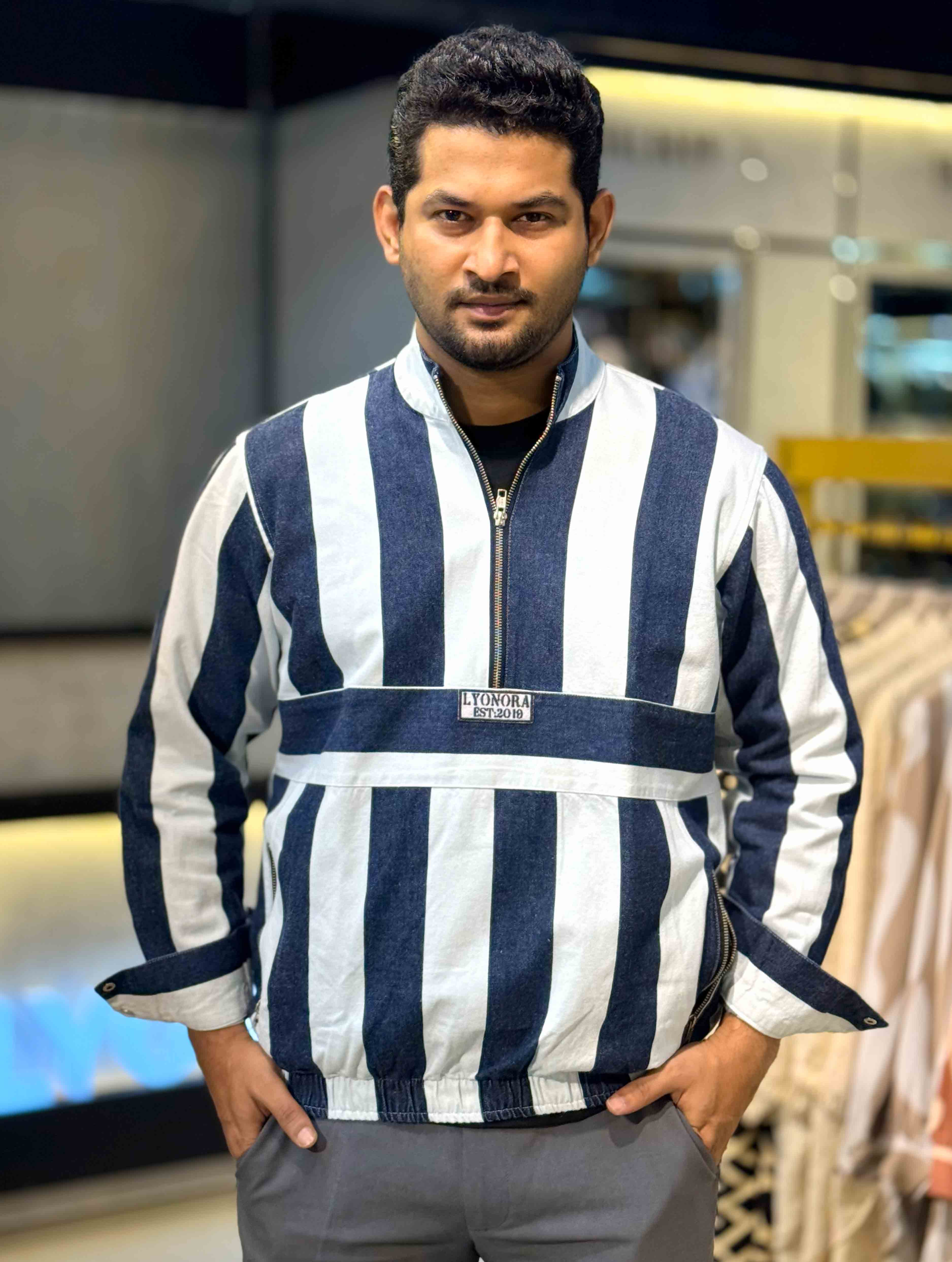 Faded White Blue stripe half zipper jacket